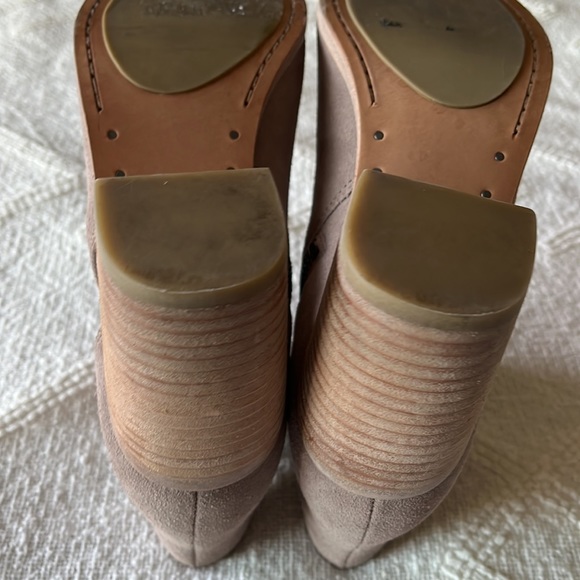 FRYE Danica Chelsea Peep Toe Heeled Suede Booties Size 6 - Picture 11 of 16